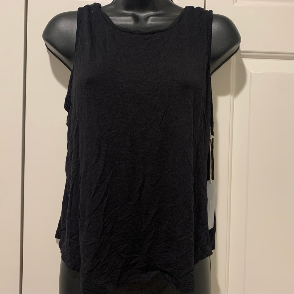 ⭐️ bundle sale ⭐️
 NWT Black active top with open back size medium